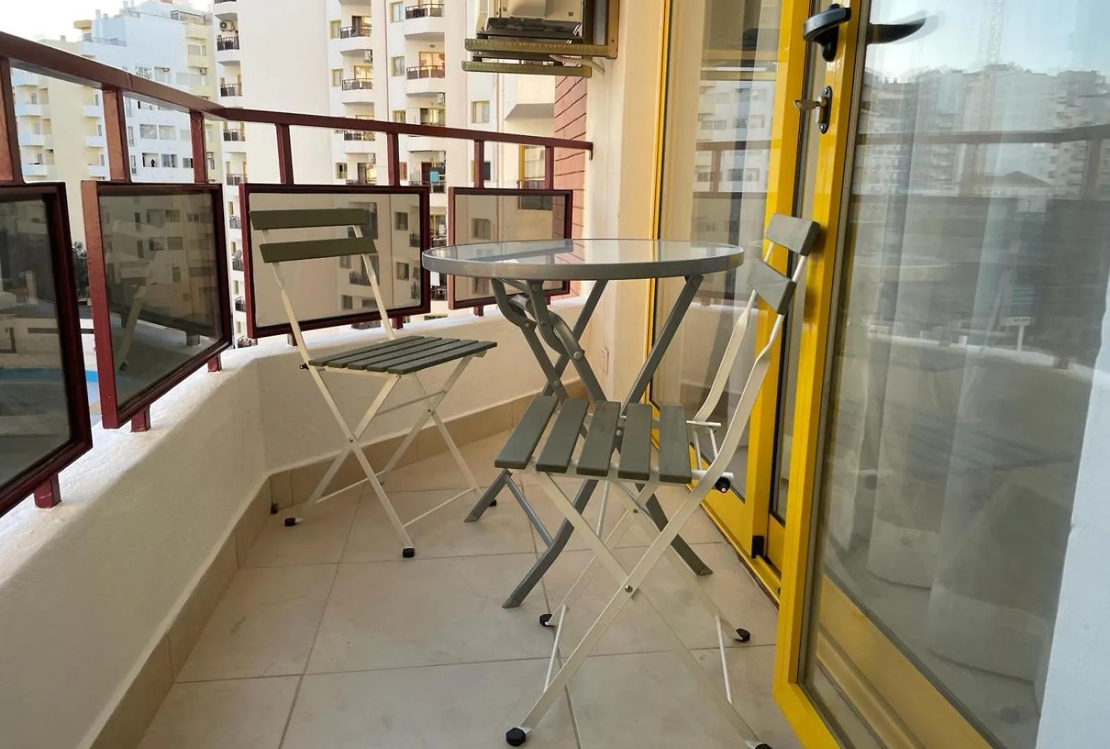 T2 With Pool, 300M From The Beach Apartment Portimao