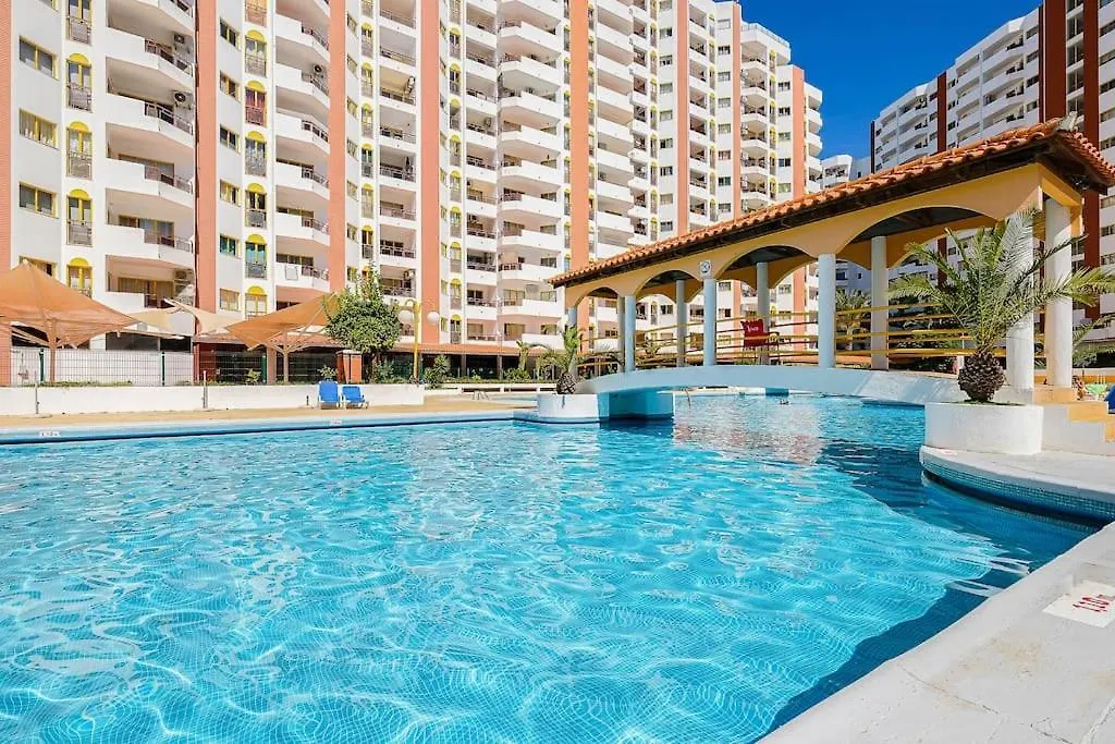 T2 With Pool, 300M From The Beach Apartment Portimao