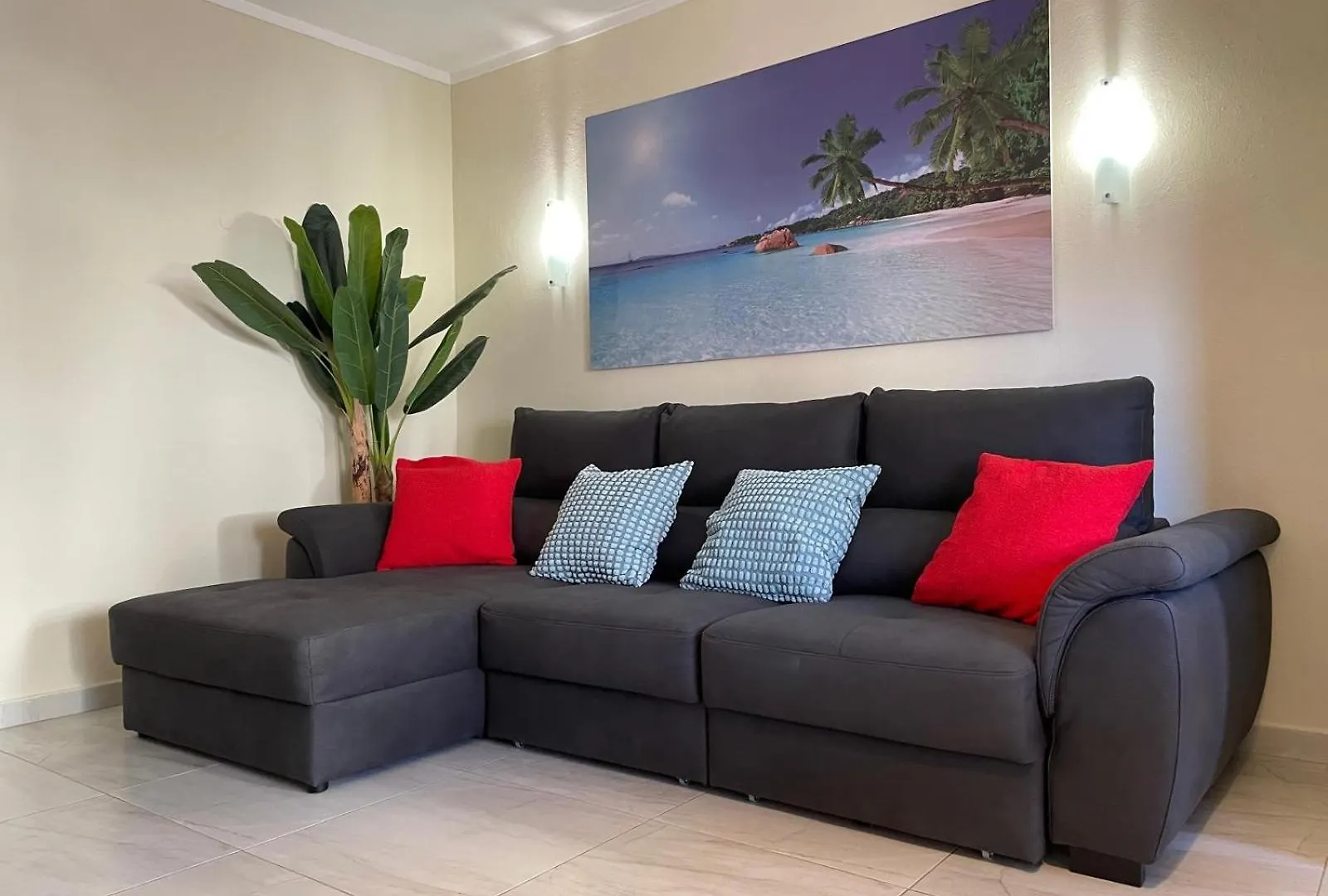 T2 With Pool, 300M From The Beach Apartment Portimao