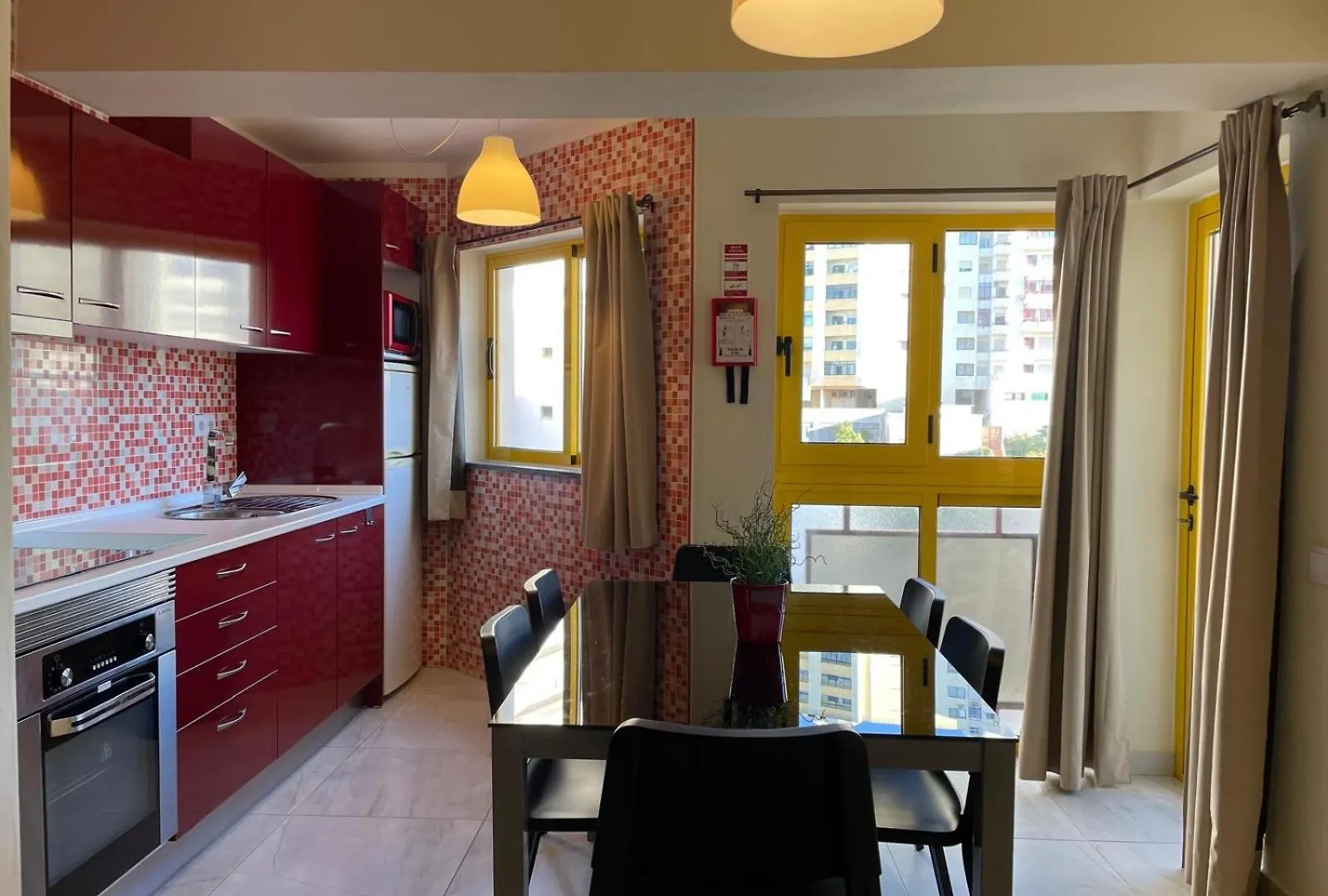 T2 With Pool, 300M From The Beach Apartment Portimao
