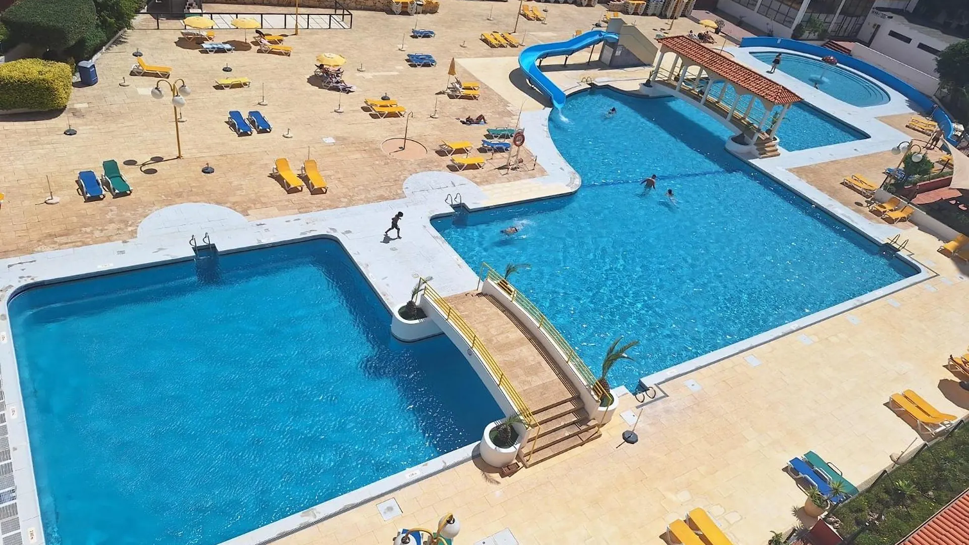 T2 With Pool, 300M From The Beach location